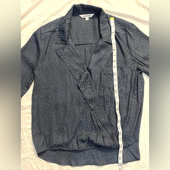 BB Dakota Women's Dark Blue & Black Patterned Wrap Blouse Size Medium - Picture 5 of 15